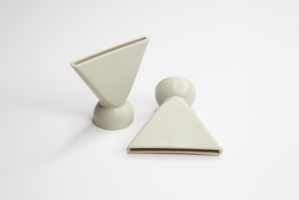 1/2 X2 FLARE NOZZLE, BEIGE POLY (QTY 25)